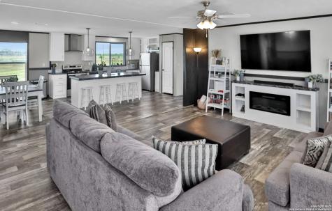 215859 Lh 37 Pleasanton TX 78064
