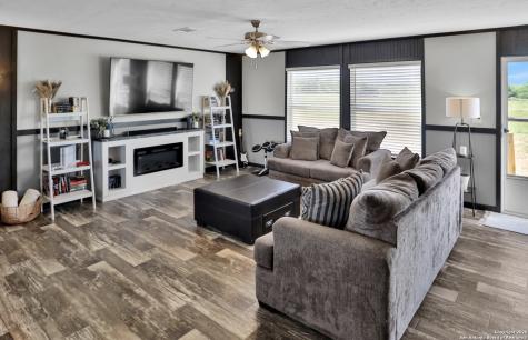 215859 Lh 37 Pleasanton TX 78064