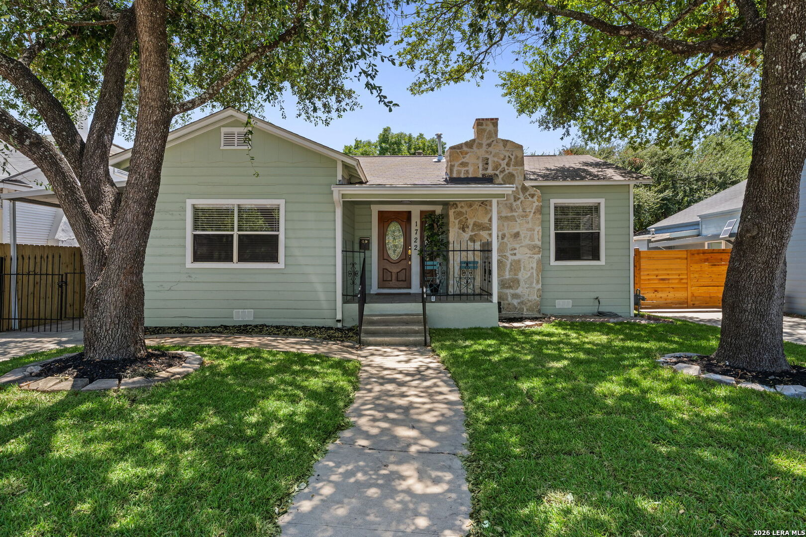 1722 W Mistletoe San Antonio TX 78201