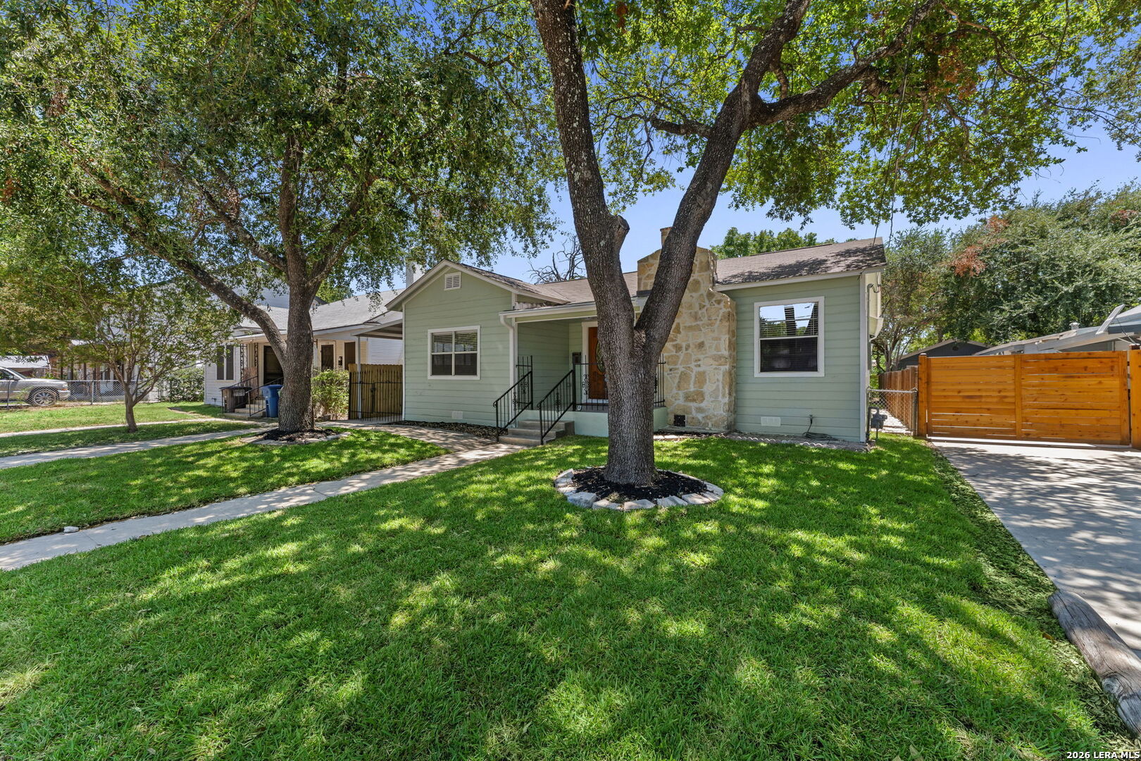 1722 W Mistletoe San Antonio TX 78201