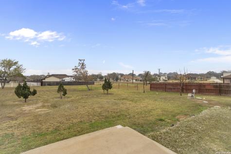 500 Wagon Train La Vernia TX 78121