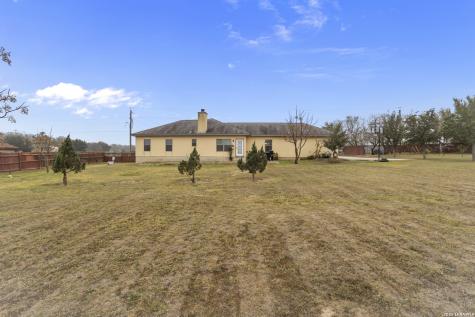 500 Wagon Train La Vernia TX 78121