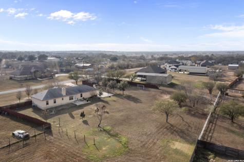 500 Wagon Train La Vernia TX 78121