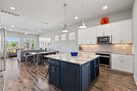 412 Island Circle Kingsland TX 78639