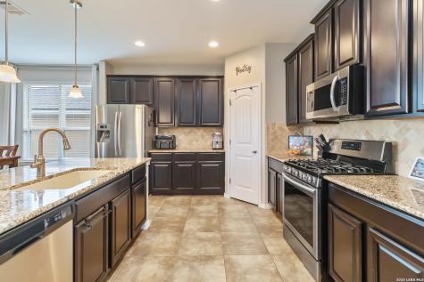 26215 Big Bluestem San Antonio TX 78261