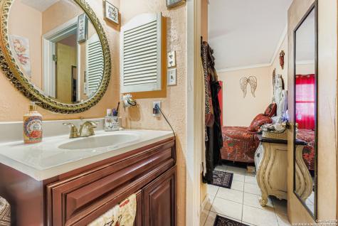 108 Sunnyland San Antonio TX 78228