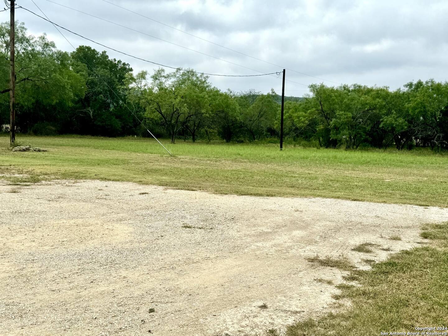 1189A N Cr 350 Concan TX 78838