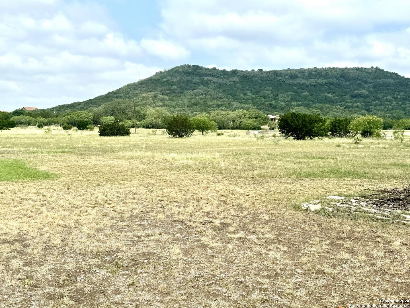 1189A N Cr 350 Concan TX 78838
