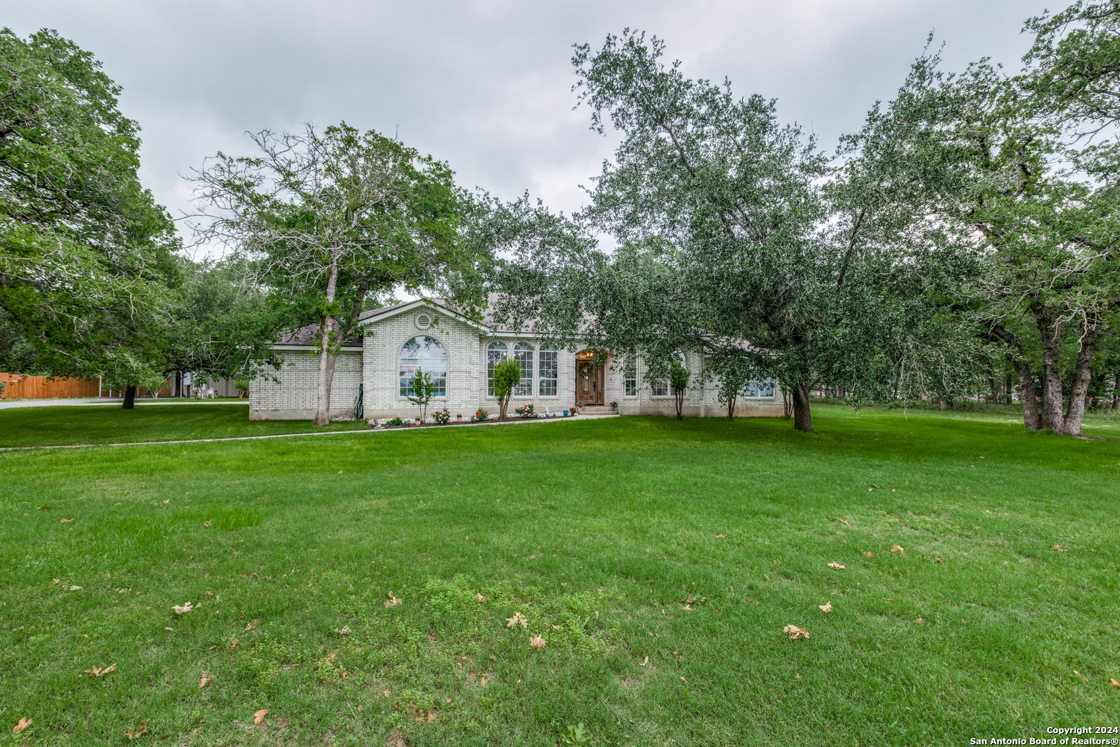 306 Kerry Lane Floresville TX 78114