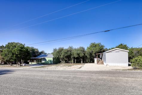 1352 Linda Canyon Lake TX 78133