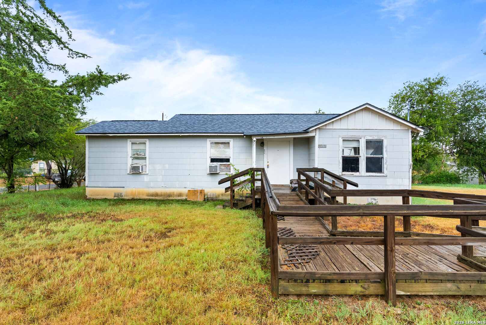 1067 2nd Street Floresville TX 78114