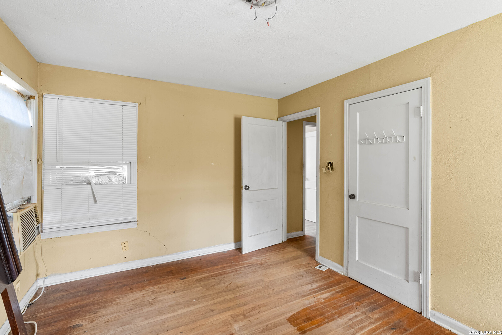 1067 2nd Street Floresville TX 78114