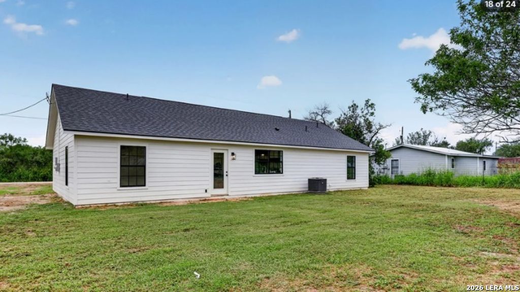 117 Cemetery Road Charlotte TX 78011