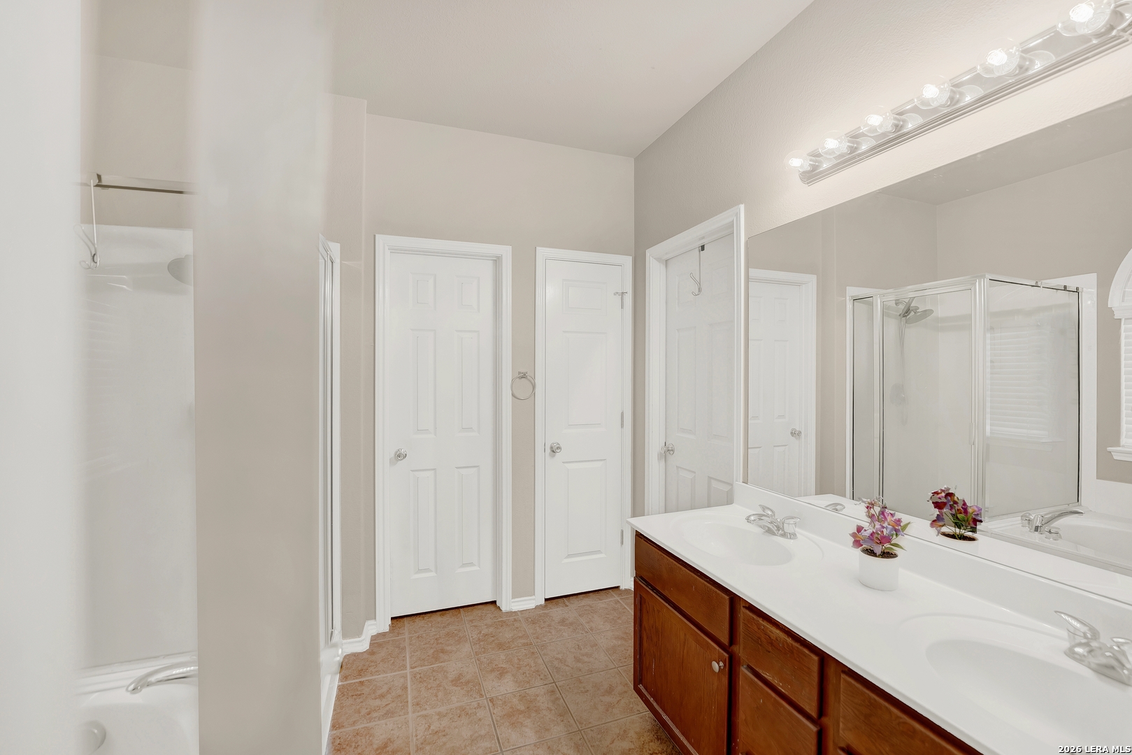 10426 Shire Country San Antonio TX 78254