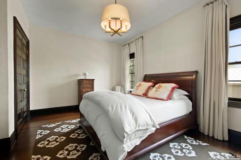 20 Thornhurst San Antonio TX 78218