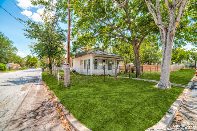 817 N River Street Seguin TX 78155