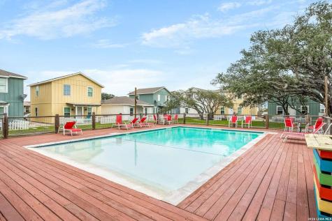 4212 Highway 35 Rockport TX 78382
