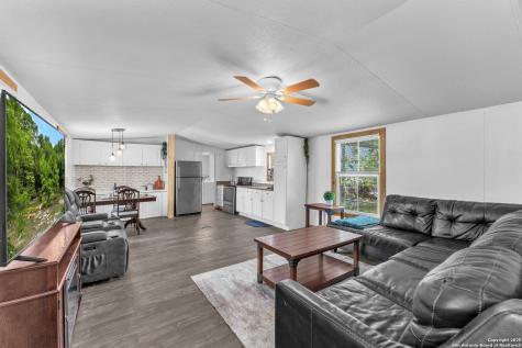 337 Buckhorn Drive Canyon Lake TX 78133