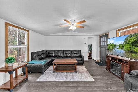 337 Buckhorn Drive Canyon Lake TX 78133