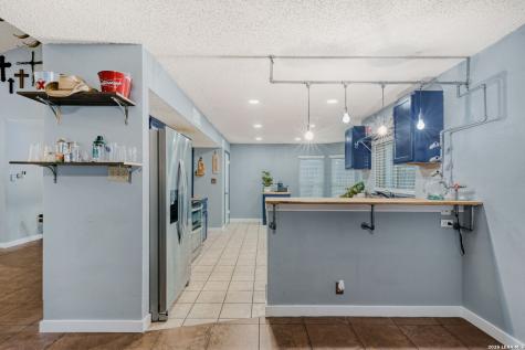 2518 Ridge Leaf San Antonio TX 78251