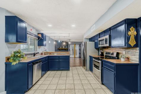 2518 Ridge Leaf San Antonio TX 78251