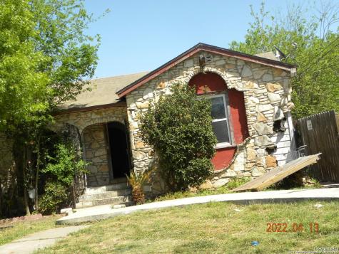 1046 Hillcrest Drive San Antonio TX 78228