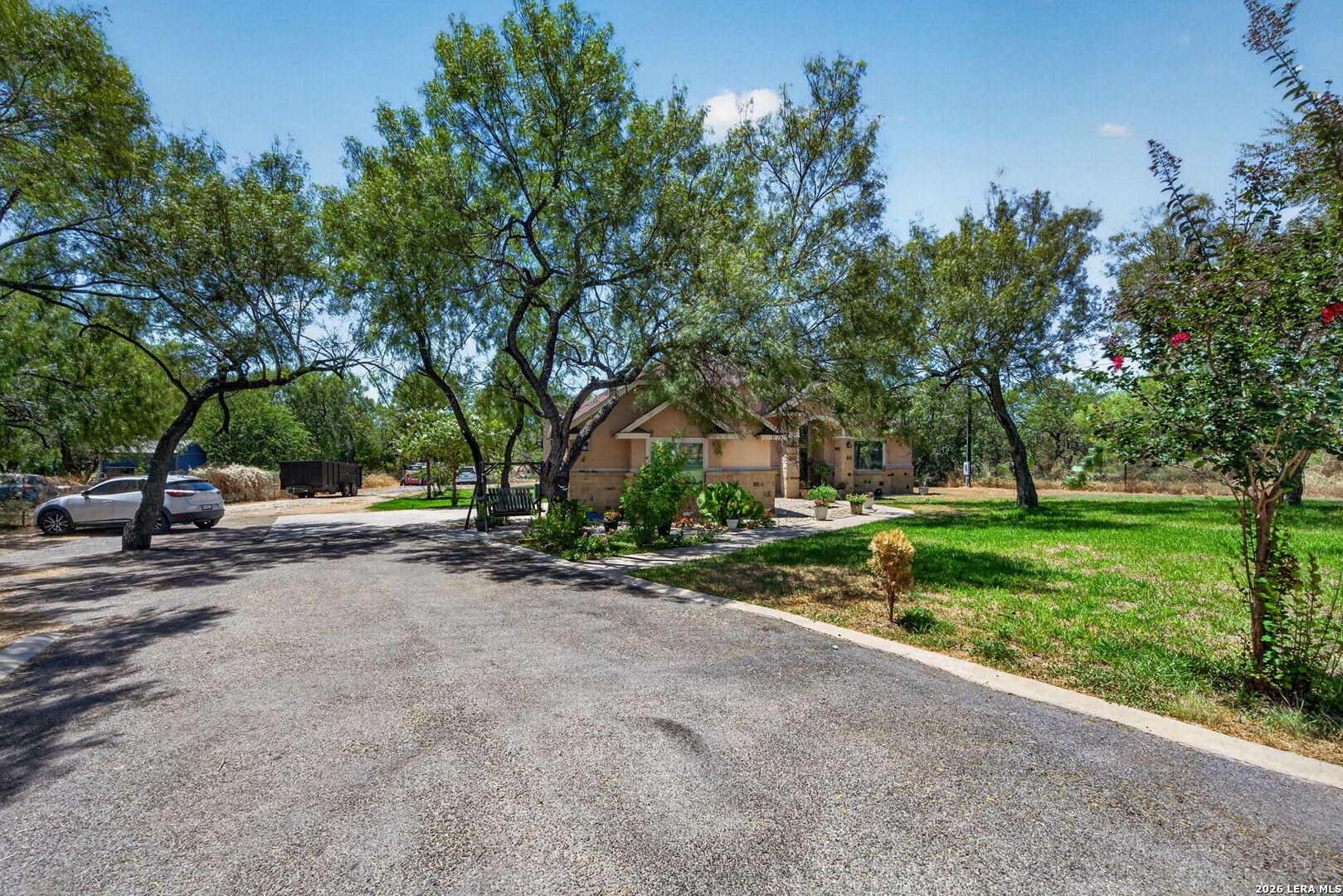 124 County Road 2662 Devine TX 78016