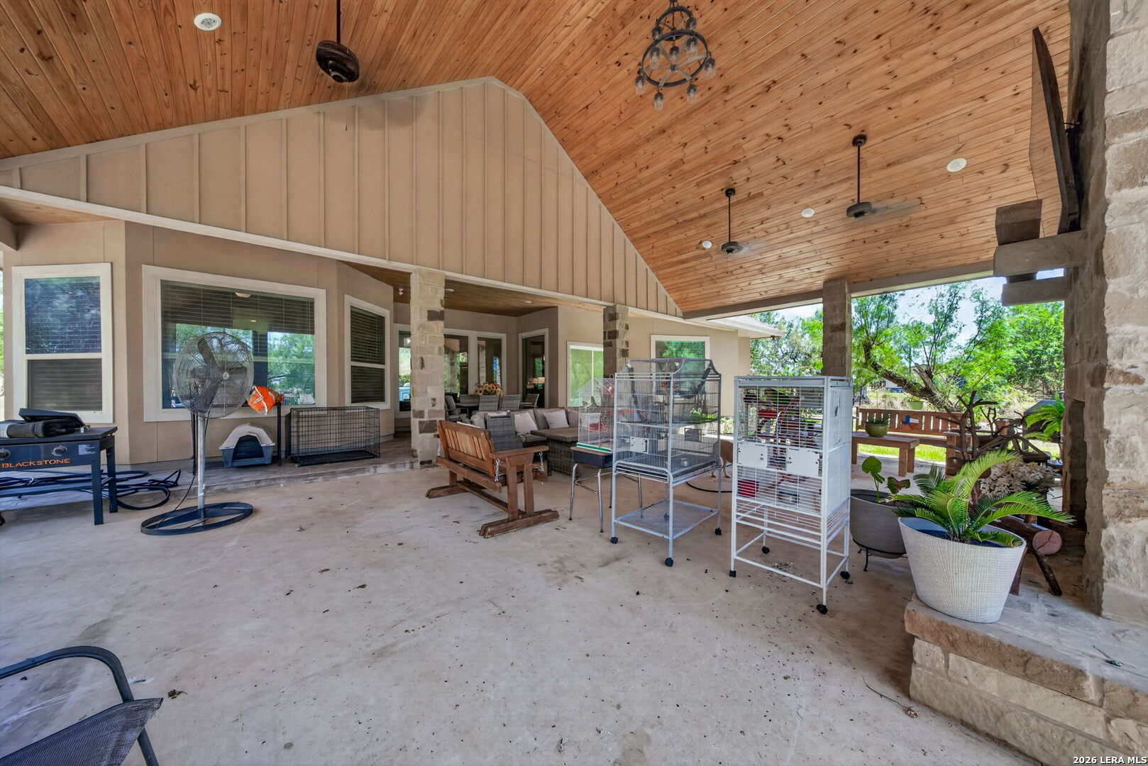124 County Road 2662 Devine TX 78016