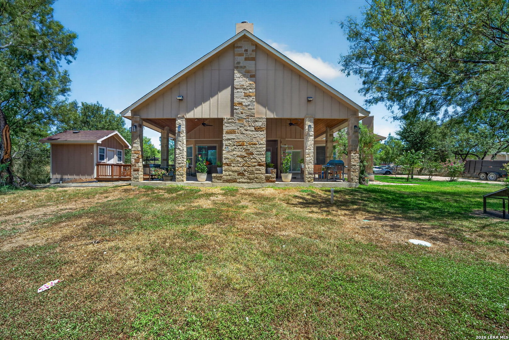 124 County Road 2662 Devine TX 78016