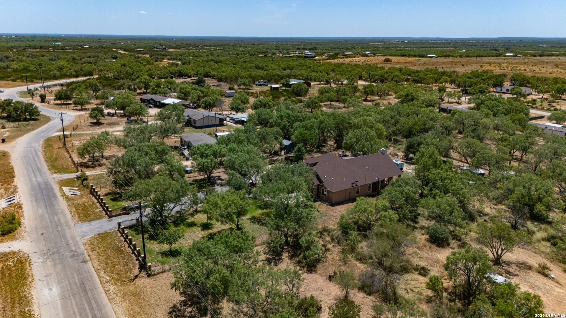 124 County Road 2662 Devine TX 78016