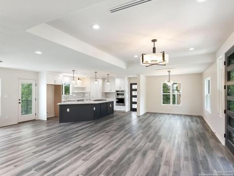 630 E Sunshine Drive San Antonio TX 78228