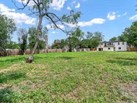 630 E Sunshine Drive San Antonio TX 78228