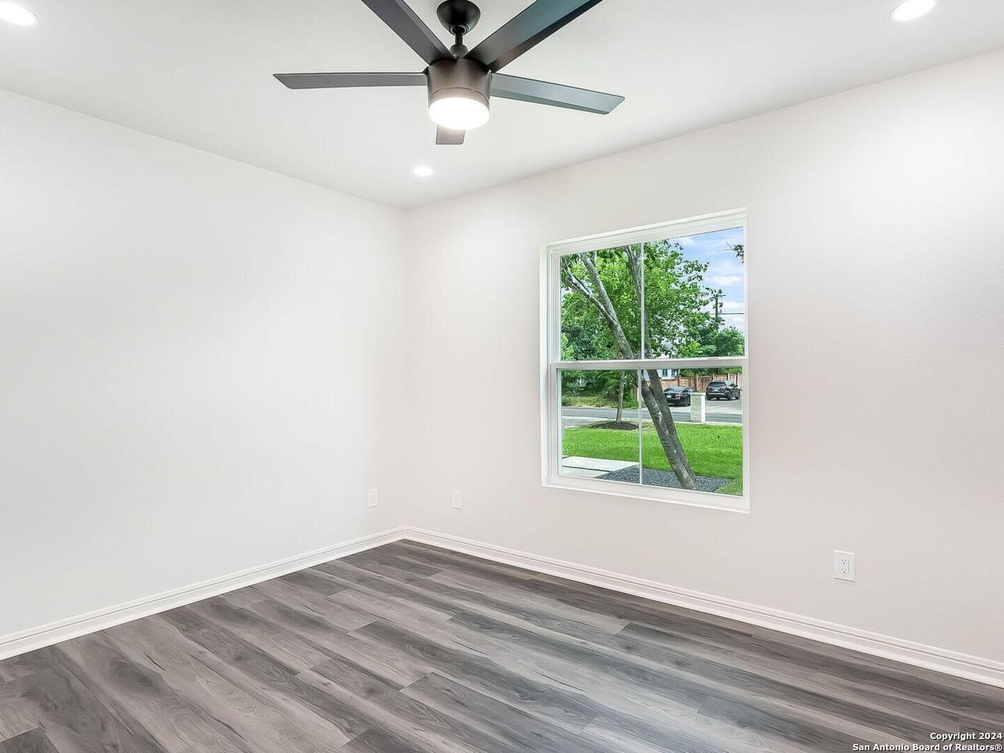 630 E Sunshine Drive San Antonio TX 78228