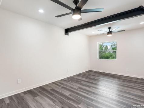 630 E Sunshine Drive San Antonio TX 78228