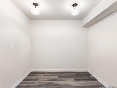 630 E Sunshine Drive San Antonio TX 78228