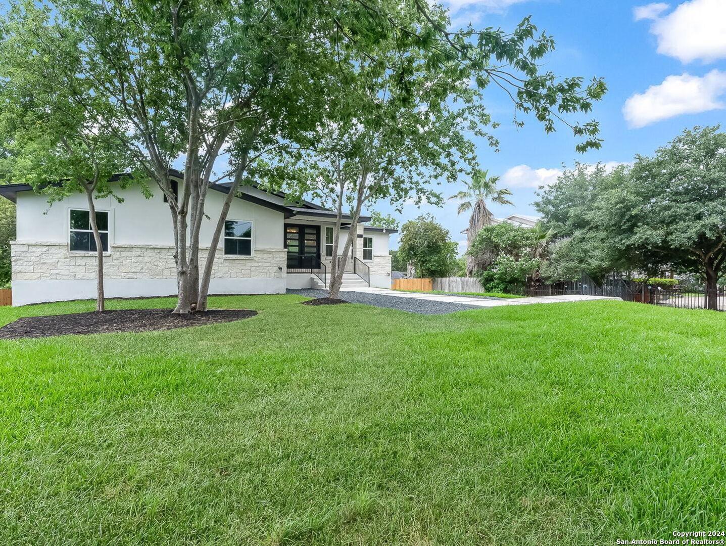 630 E Sunshine Drive San Antonio TX 78228