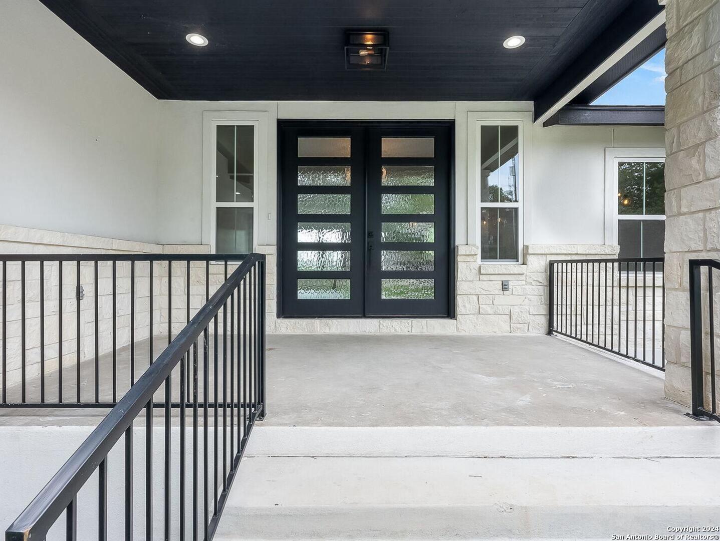 630 E Sunshine Drive San Antonio TX 78228