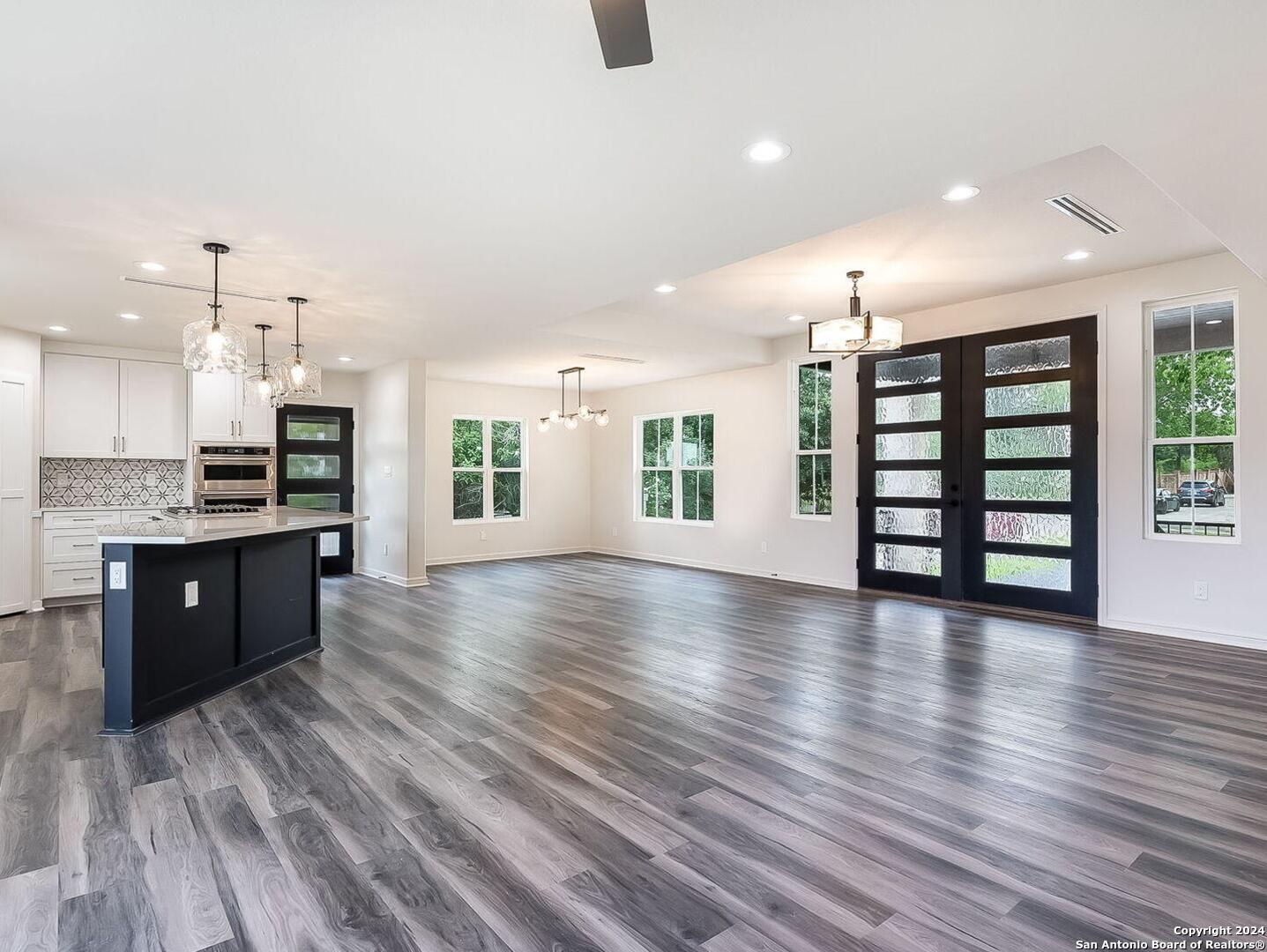 630 E Sunshine Drive San Antonio TX 78228