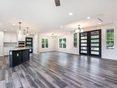 630 E Sunshine Drive San Antonio TX 78228