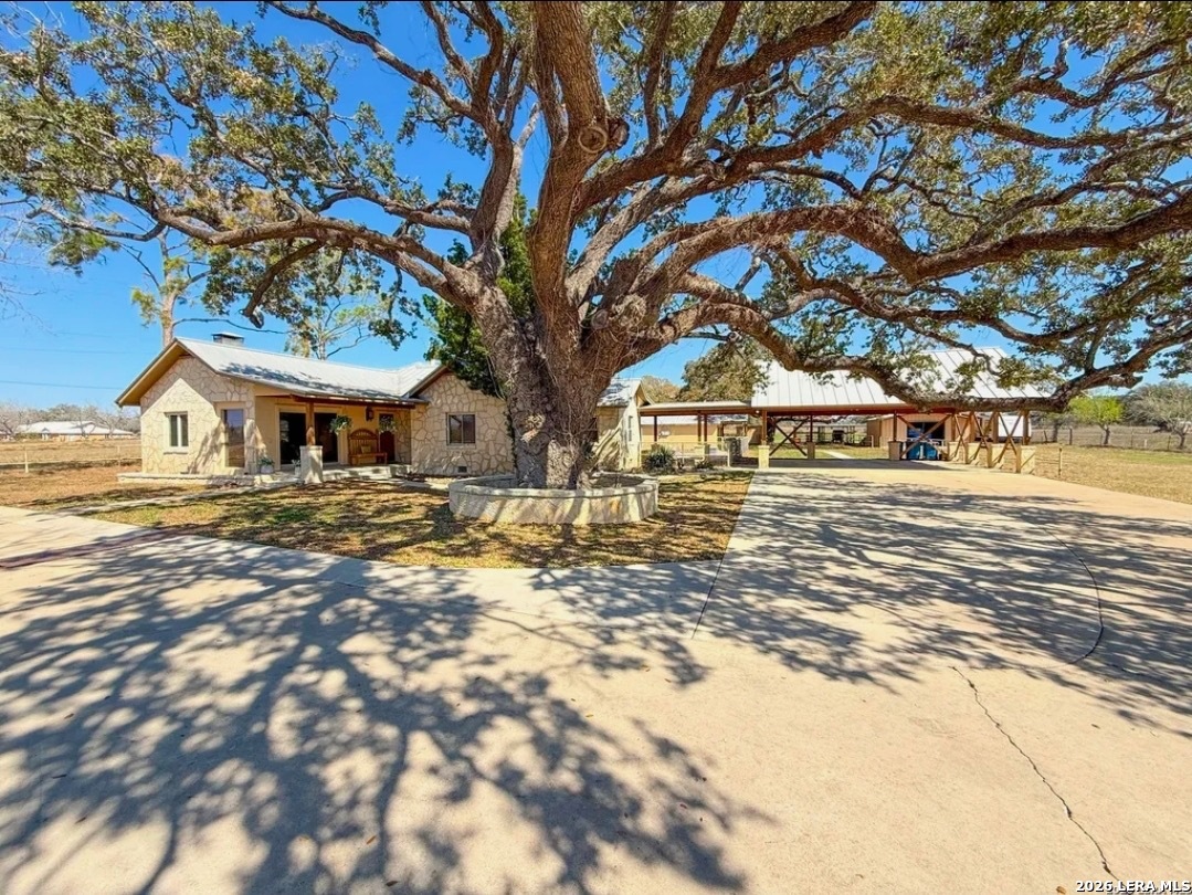 2828 2nd Street Pleasanton TX 78064