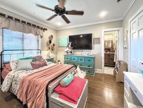 2828 2nd Street Pleasanton TX 78064