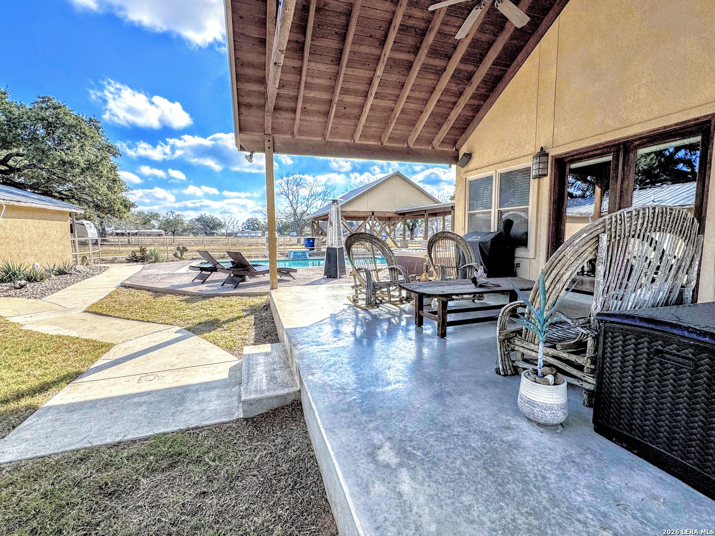 2828 2nd Street Pleasanton TX 78064