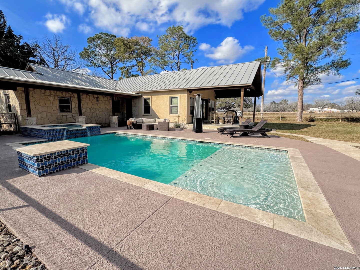 2828 2nd Street Pleasanton TX 78064
