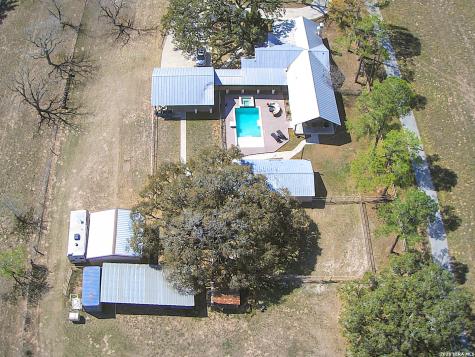 2828 2nd Street Pleasanton TX 78064