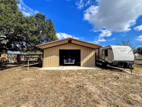 2828 2nd Street Pleasanton TX 78064