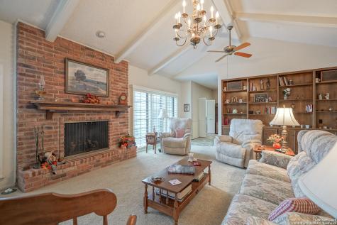 6118 Crescent Falls Windcrest TX 78239