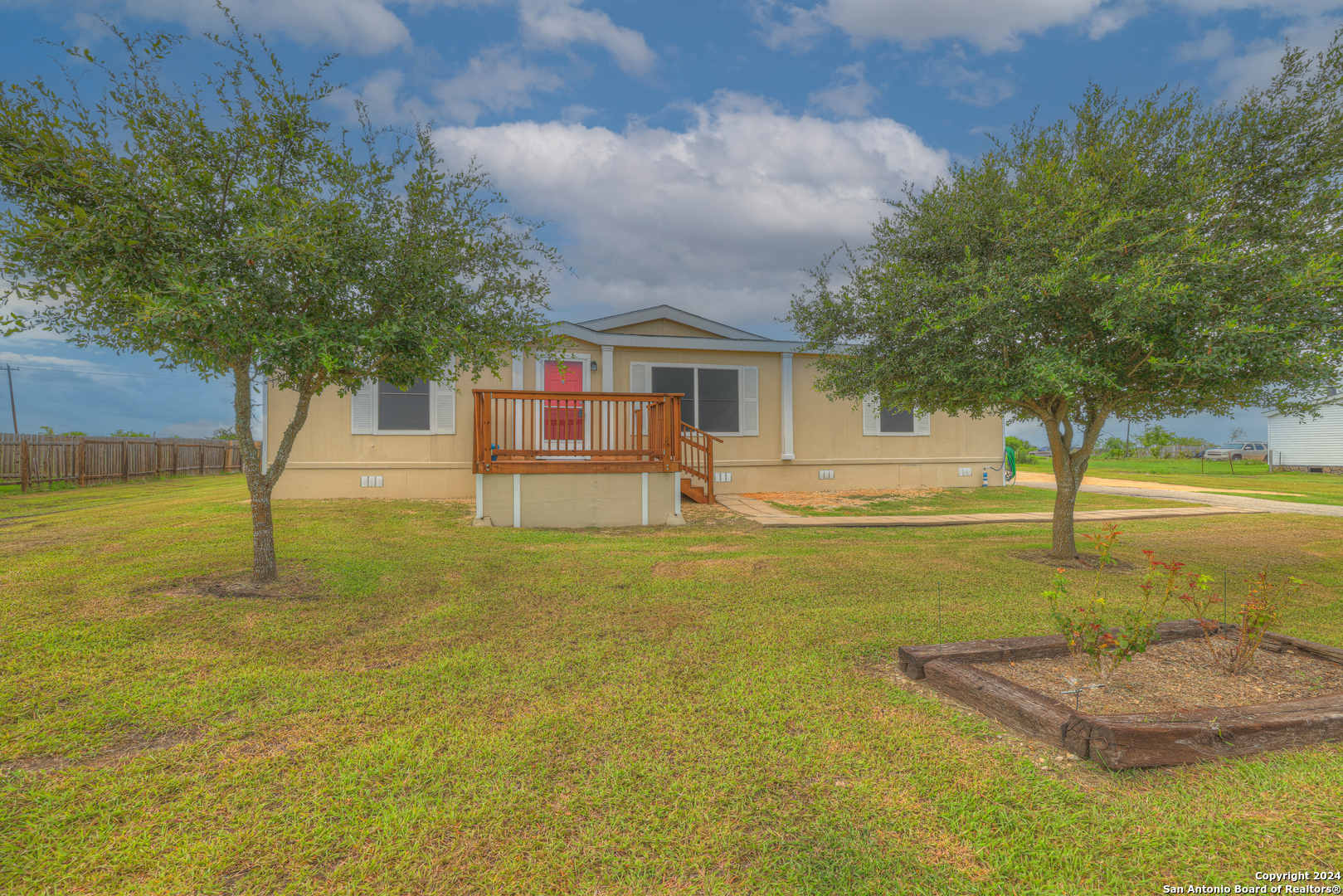 229 Broward Avenue Marion TX 78124