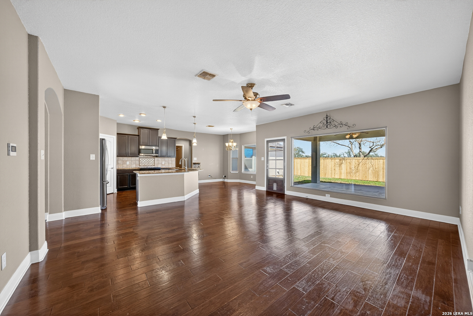 1768 Stonehaven Pleasanton TX 78064