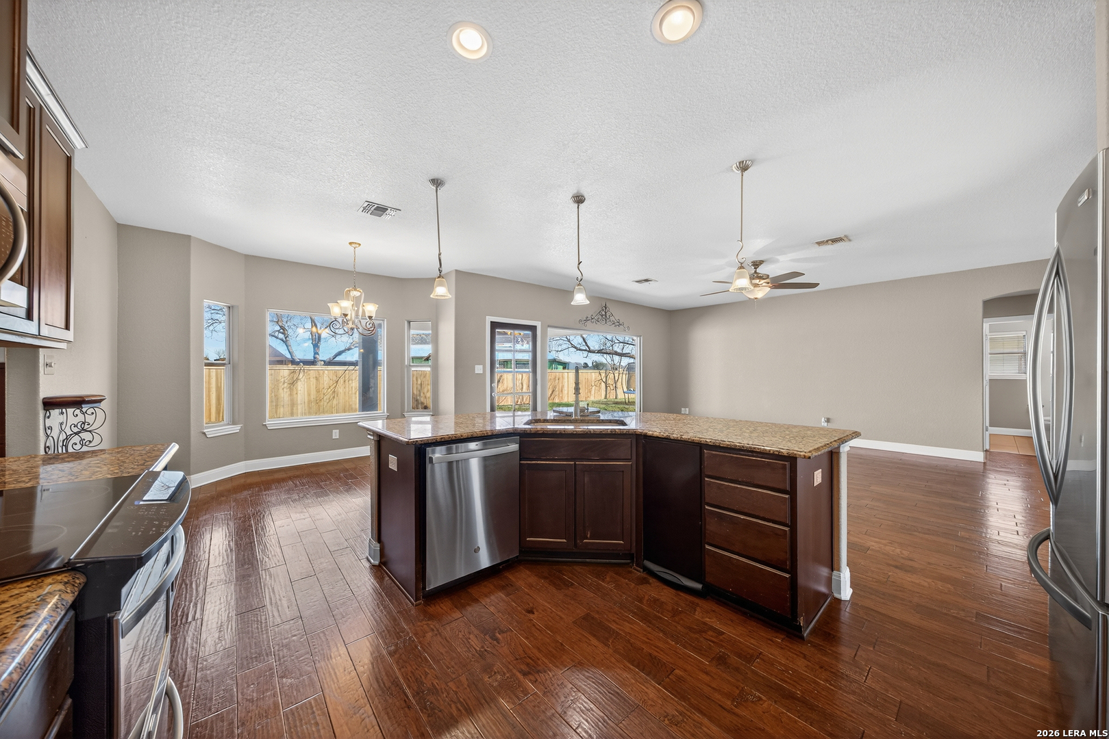 1768 Stonehaven Pleasanton TX 78064