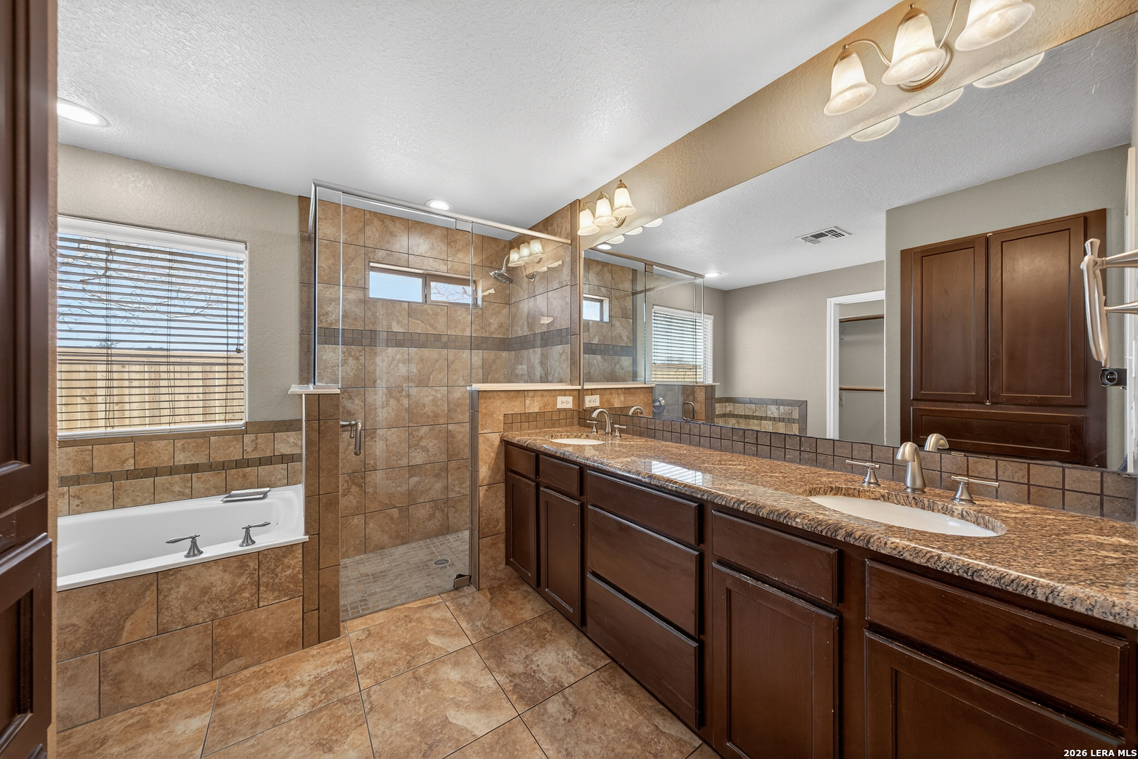 1768 Stonehaven Pleasanton TX 78064